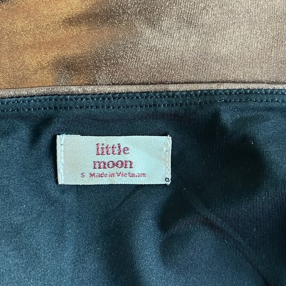 Aritzia | Little Moon Metallic Bungee Crop - Picture 4 of 4